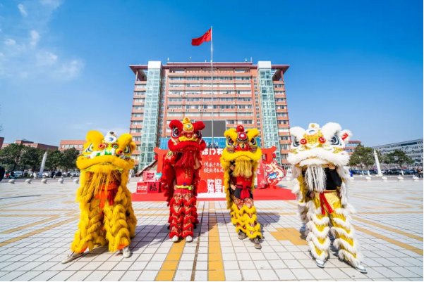 遇见 打铁 铁花 传承 千年 极致 浪漫 绽放 校园