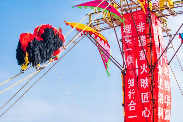 遇见 打铁 铁花 传承 千年 极致 浪漫 绽放 校园